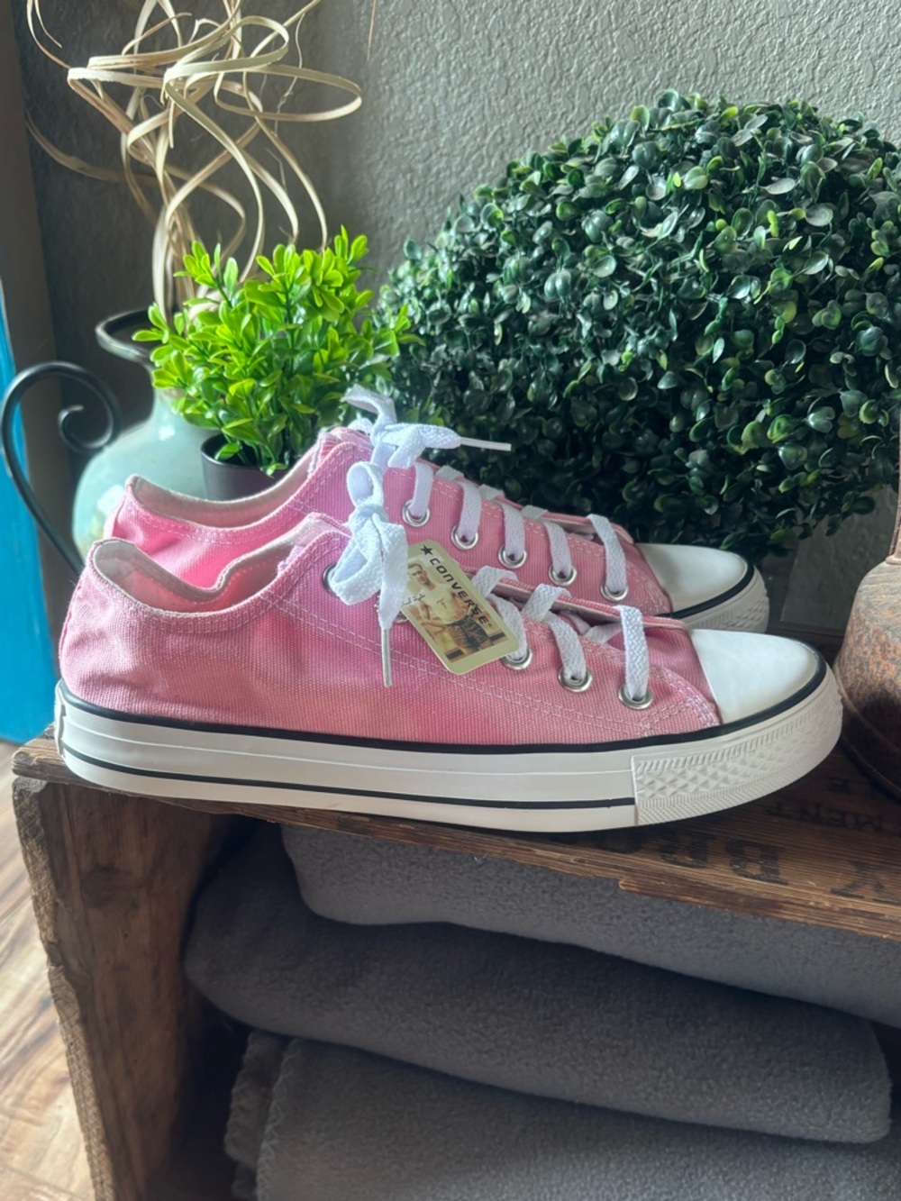 Converse Vintage Bubble Gum Pink Low-Top Canvas Sneakers All Star NWT